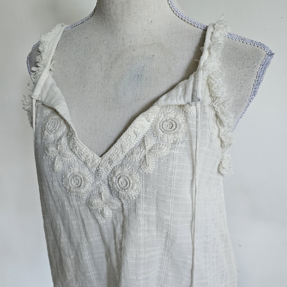 Barok White Beaded Fringe Shell Tassel Top - Picture 3 of 9